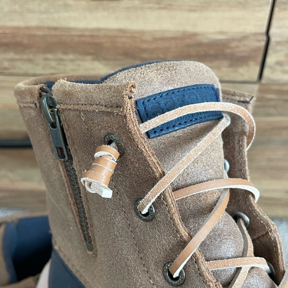 Navy Sperry Duck Boots - Picture 3 of 5